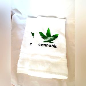 Cannabis Embroidered Leaf 🍃 Hand Towel Set